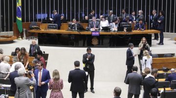 votação reforma triburária no plenário da câmara de deputados